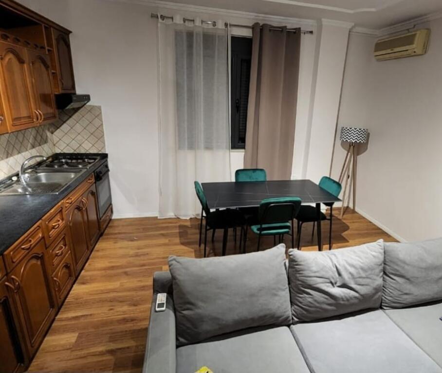 Appartamento 2+1 in Vendita ○ Via Rreli, vicino al Giardino Botanico