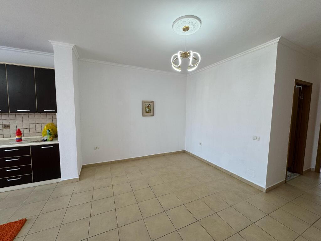 Fresk Shitet Apartament 2+1