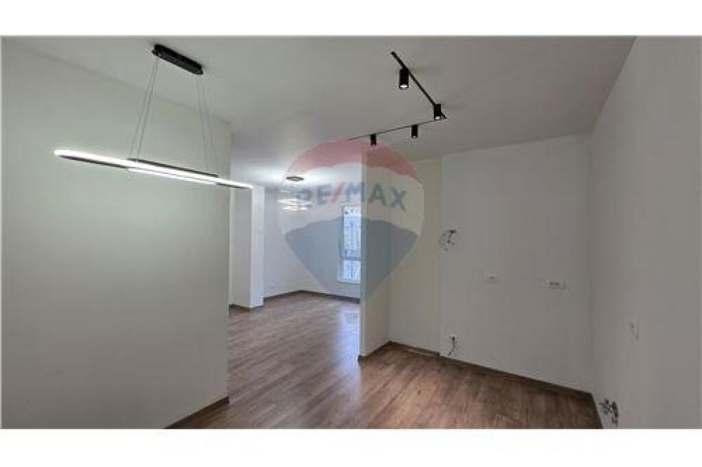 Shitet Apartament 2+1 – Rruga Elbasanit “Shtate Xhuxhat ”pranë Downtown