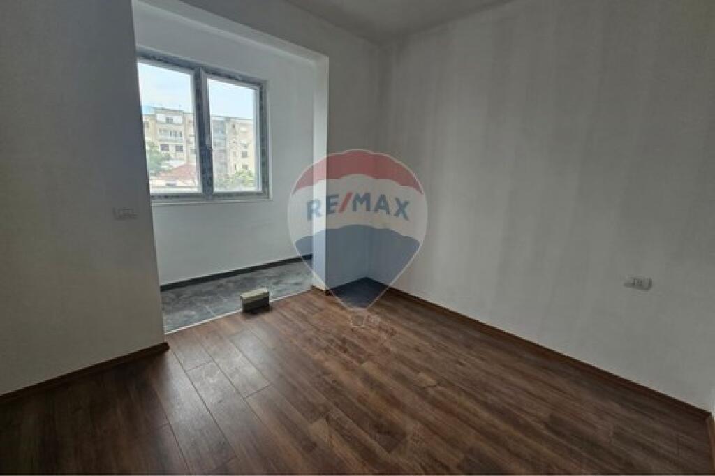 Shitet apartament 1+1  mbrapa Higjenës, tek shkolla Osman Myderizi