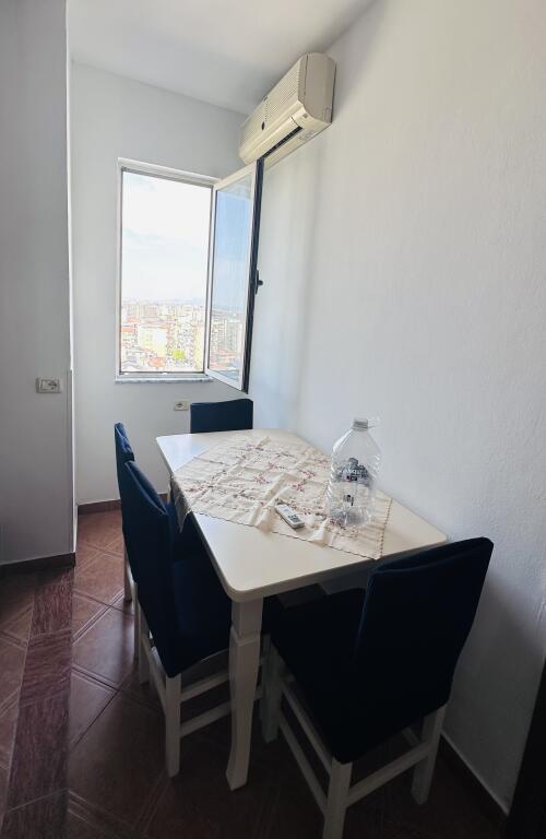 Jepet Me Qera Apartament 2+1+1 Ballkon