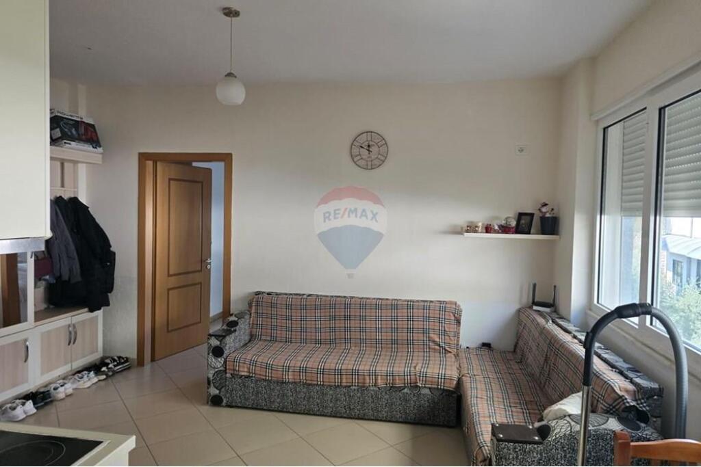 Apartament 1+1 per shitje Liqeni i Thate !