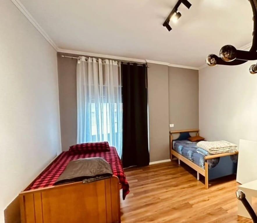 Appartamento 2+1 in Vendita ○ Via Rreli, vicino al Giardino Botanico
