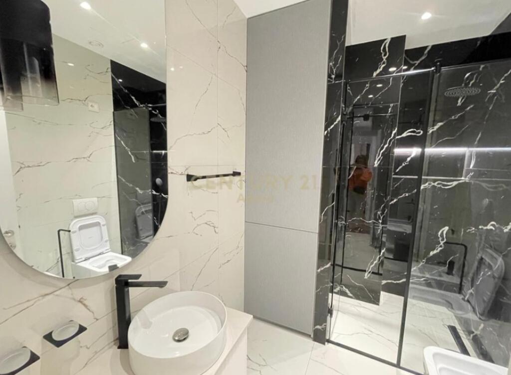 🌟 Appartamento di lusso in affitto a Lake View Residence, Tirana