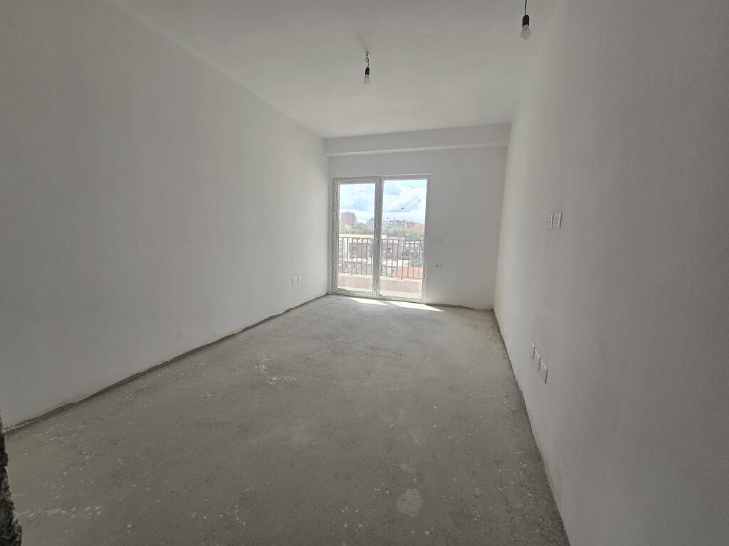 Shitet apartament 2+1+2 tualete te Kompleksi "Aura" ne Rrugen  "Dritan Hoxha"