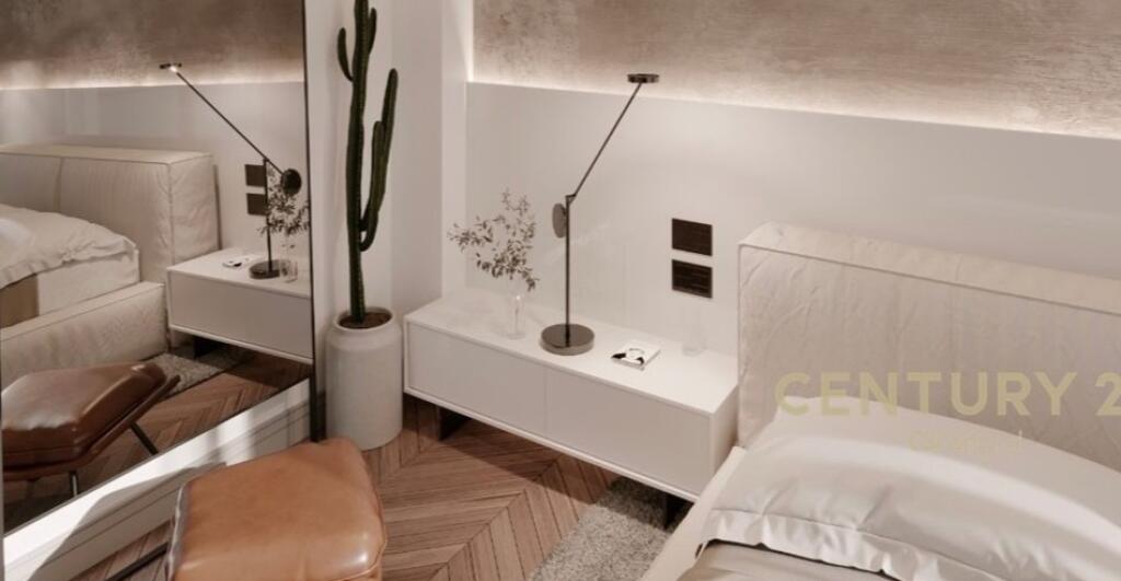 🌟 Luxurious apartment for rent with parking space in Lake View Residence, Tirana