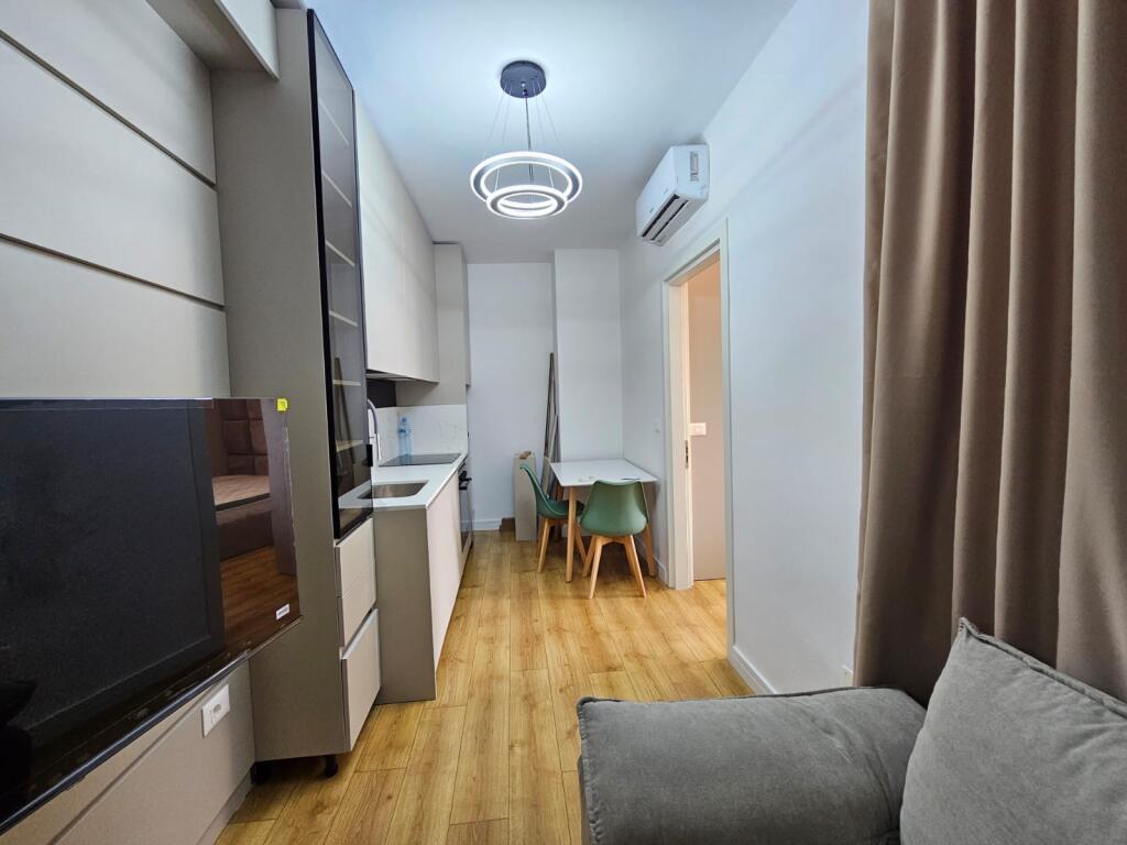 Jepet Me Qera Apartament 1+1+1 Ballkon