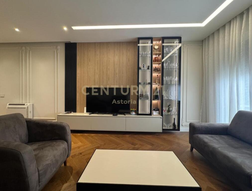 🌟 Appartamento di lusso in affitto a Olympic Residence, Tirana