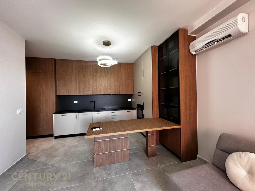 SHES APARTAMENT 1+1 TOTALISHT TE ARREDUAR, Kompleksi Tirana Golden Park!
