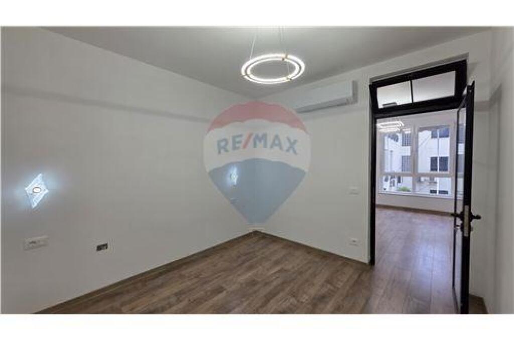 Shitet Apartament 2+1 – Rruga Elbasanit “Shtate Xhuxhat ”pranë Downtown