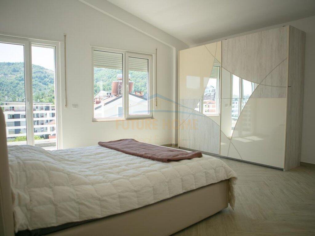 Shitet penthouse 3+1+2 Liqeni i Thate