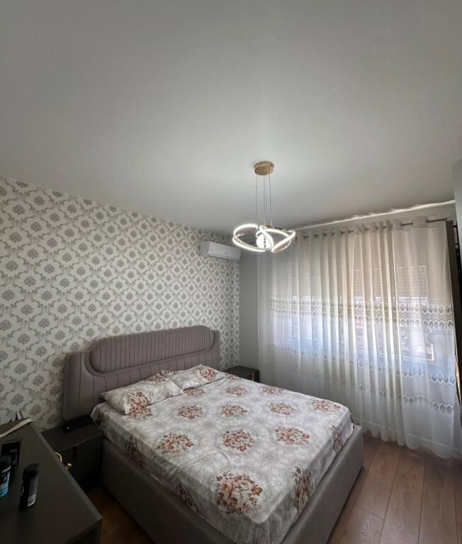 SHITET APARTAMENT 2+1- PORCELAN, Pranë Universitetit Europian