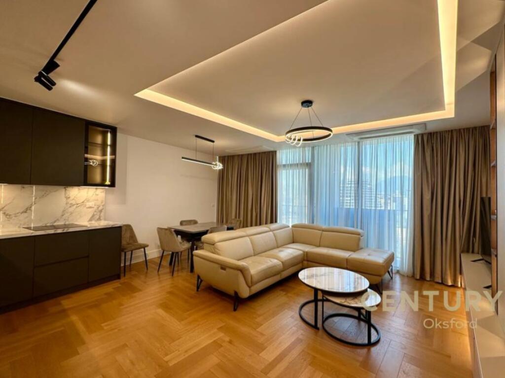 🌟 Luxurious apartment for rent with parking space in Lake View Residence, Tirana