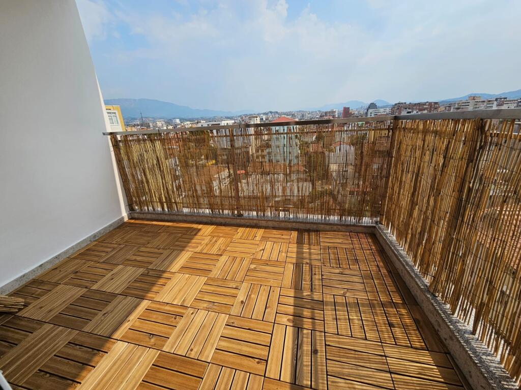Jepet Me Qera Apartament 1+1+1 Ballkon