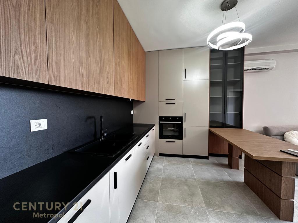 SHES APARTAMENT 1+1 TOTALISHT TE ARREDUAR, Kompleksi Tirana Golden Park!