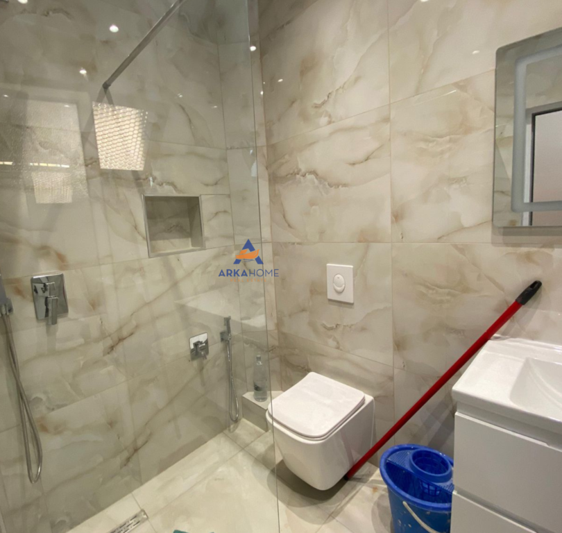 FOR RENT 1+1 APARTMENT FOR OFFICE OR BUSINESS PREMISES "21 DHJETORI" 400 EURO (WITH PARKING).