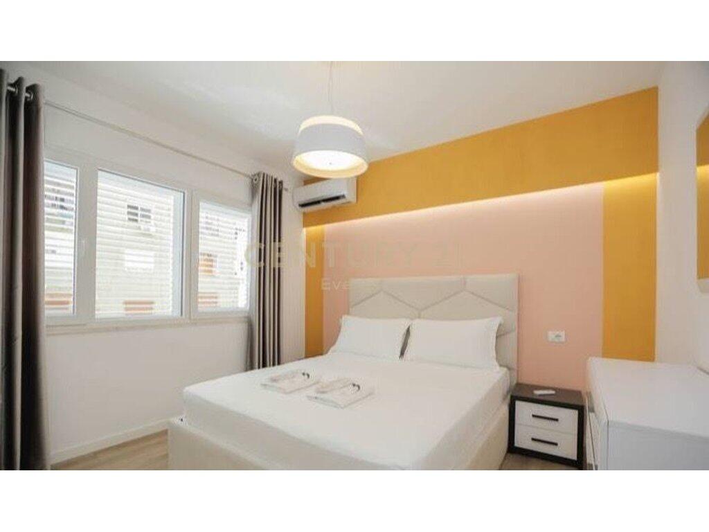 Jepet me Qira Apartament 2+1 te sheshi Wilson!