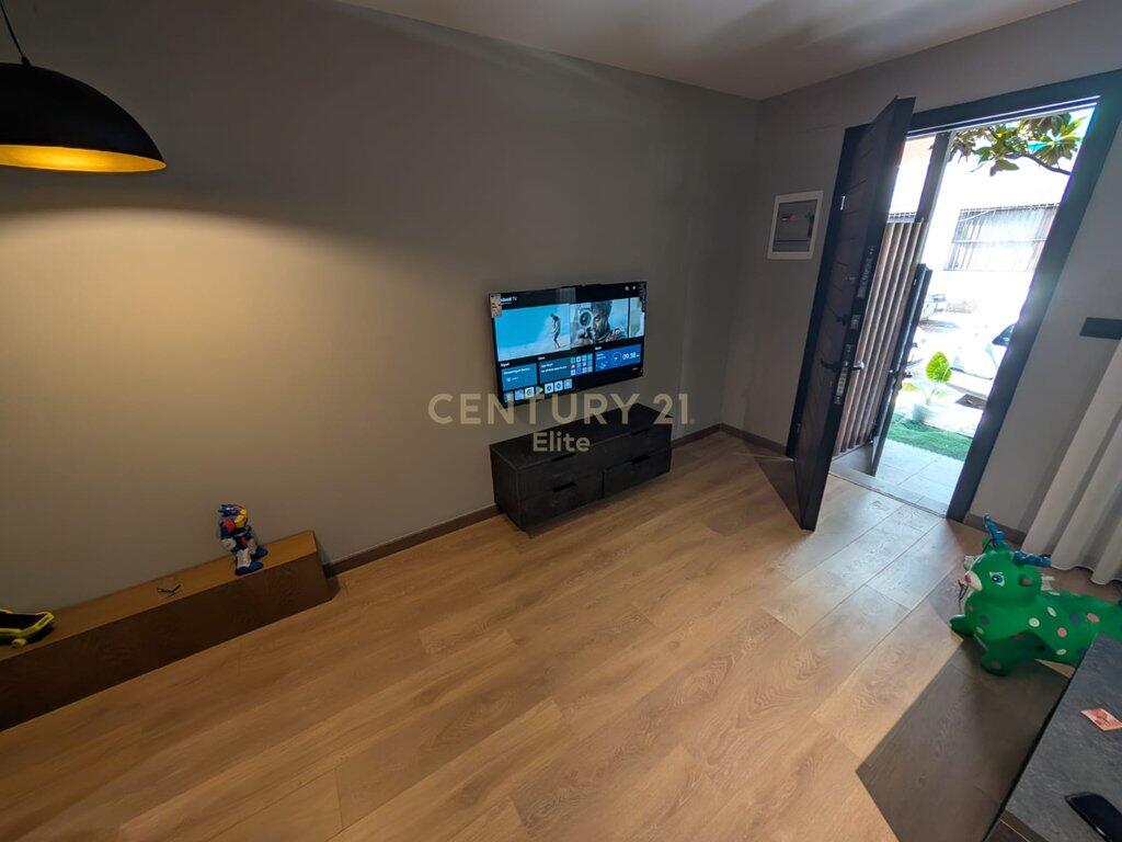 📍 Apartment 1+1 for rent – Myslym Shyri, Tirana