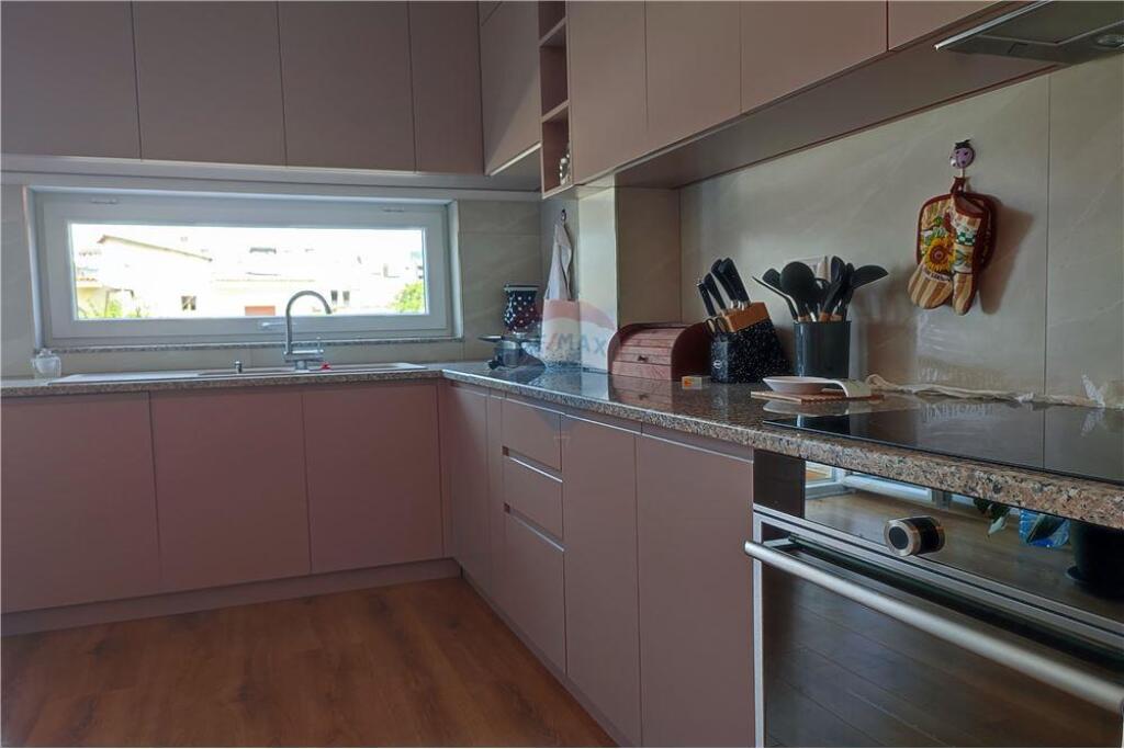 Private house 3+1 for rent in Xhamllik.