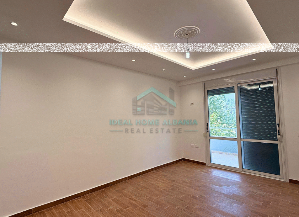 Lungomare,Vlore- Shitet apartament 2+1 (CMIM EKSKLUZIV)
