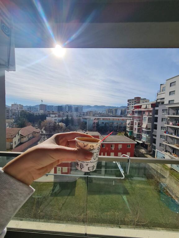 Apartament 2+1 me qera Kati 6, 650 € (Kompleksi Magnet-Kontakt 21 Dhjetori) (Ap. e kam ne pronesi, nuk bashkepunoj me agjensi)