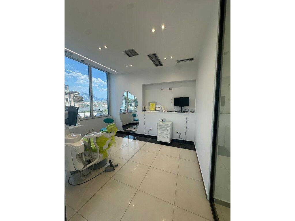 WE SELL DENTAL CLINIC BUSINESS !