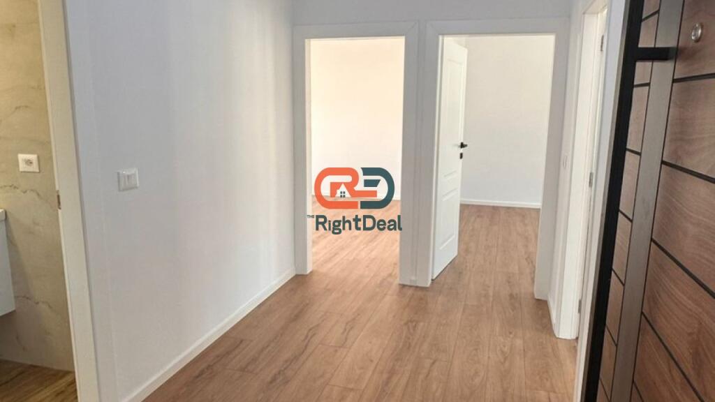 Vicino al Liceo Andon Zako Cajupi, Appartamento 2+1 Appena Investito in Vendita !