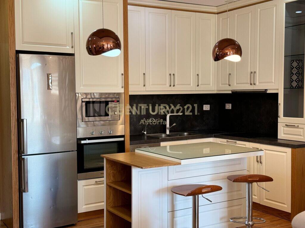 Jepet me qira apartament 2+1 – Liqeni i Thatë, pranë “Radisson”