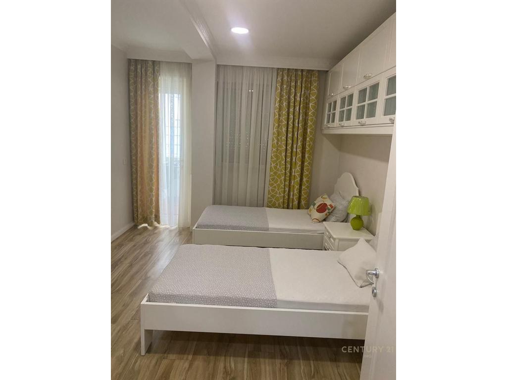 🏢 Apartment 2+1+2 for Rent – Kristal Center, Tirana