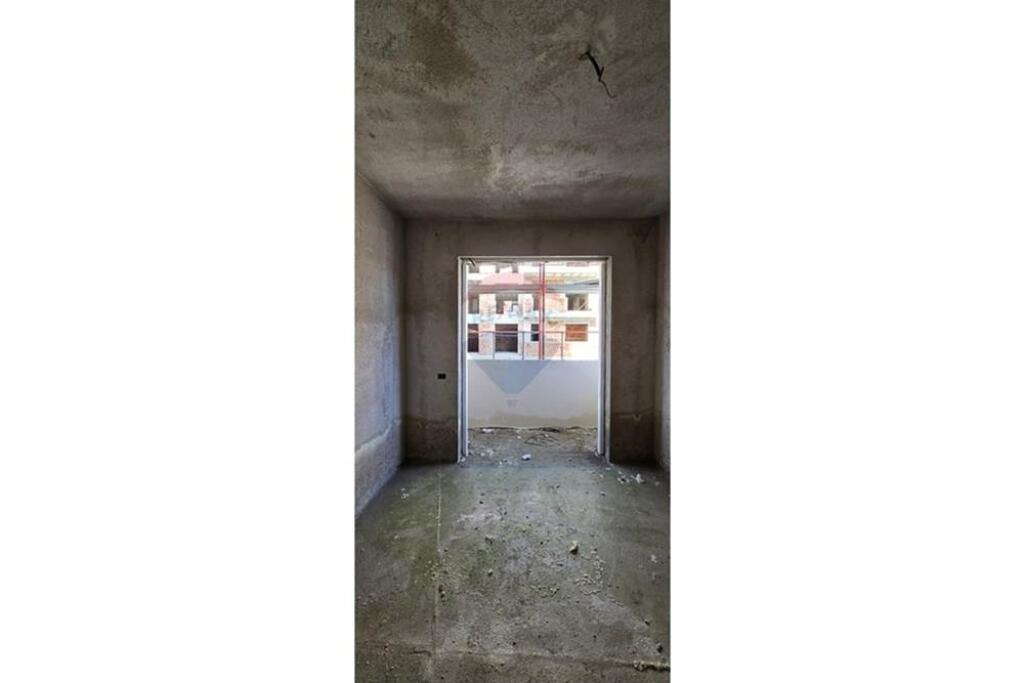 Shitet apartament (2+1), Teg (Mjull Bathore)
