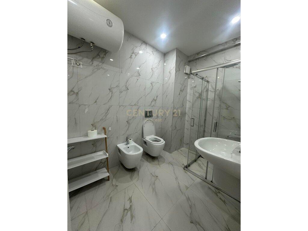 Jepet me qira apartament 2+1+2 në Astir !