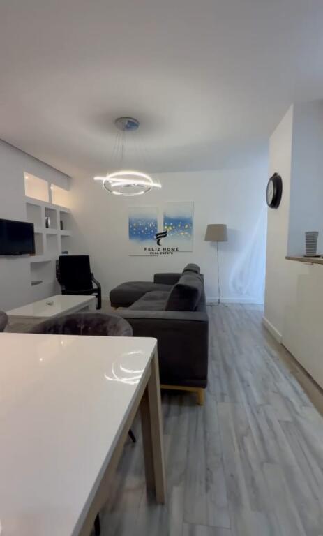 SHITET APARTAMENT 1+1 RRUGA E BARRIKADAVE 175.000 EURO