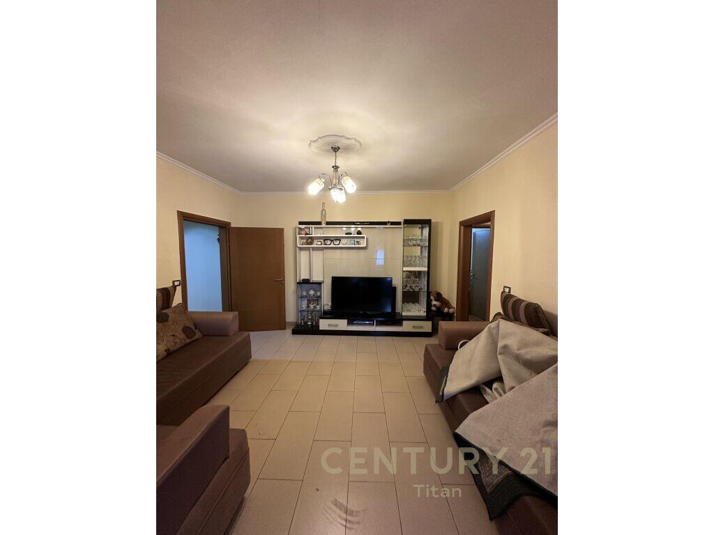 EPET APARTAMENT 3+1+2 ME QIRA TEK OXHAKU!