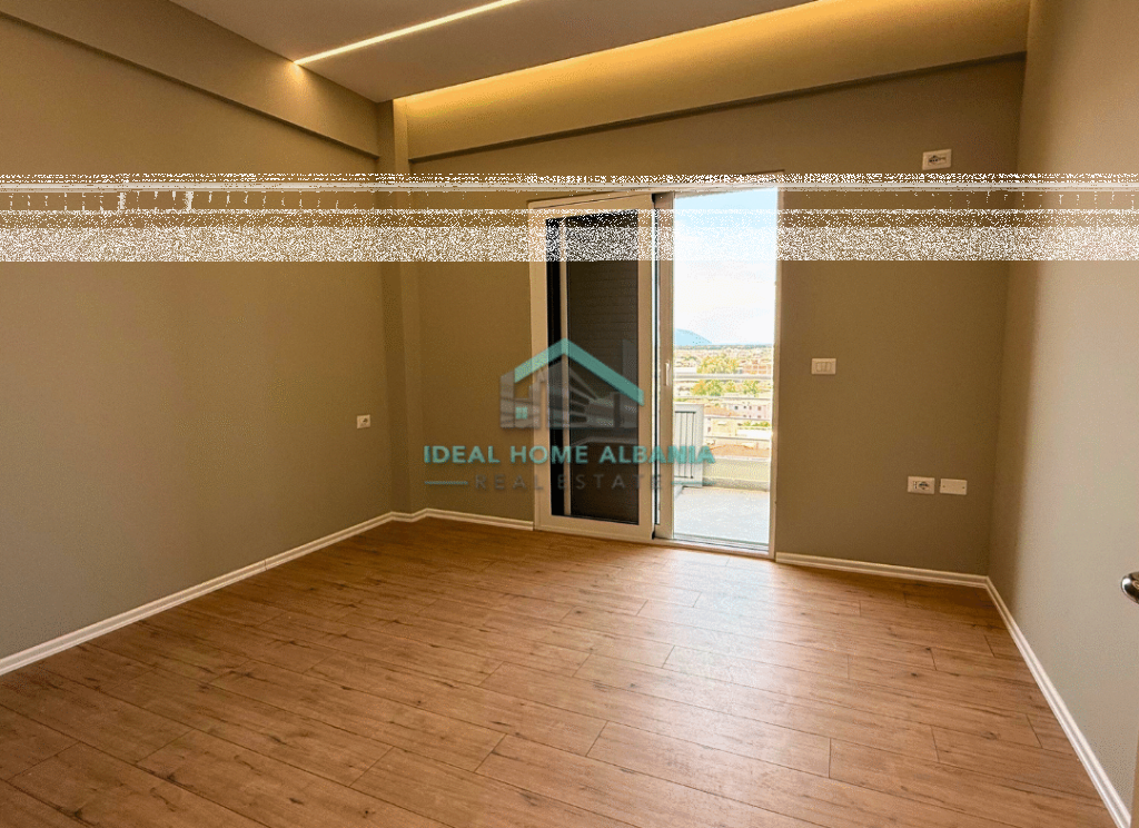 Shkolla “Halim Xhelo”, Vlore- Shitet apartament 2+1+2-E investuar
