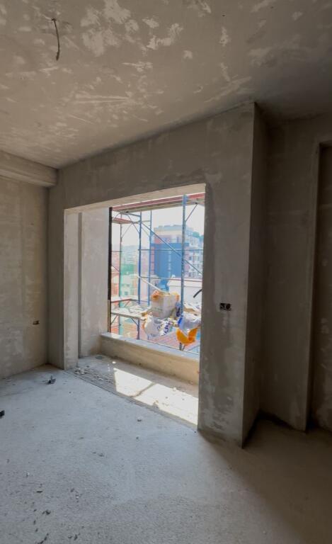 Shitet Apartament 1+1 prane Rruges se Elbasanit, Tiranë