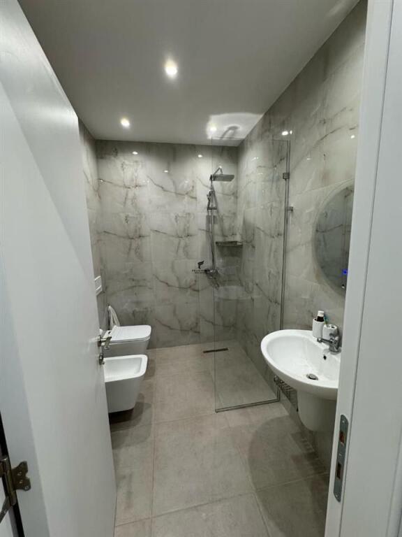 SHITET APARTAMENT 2+1 KOMUNA PARISIT 270.000 EURO
