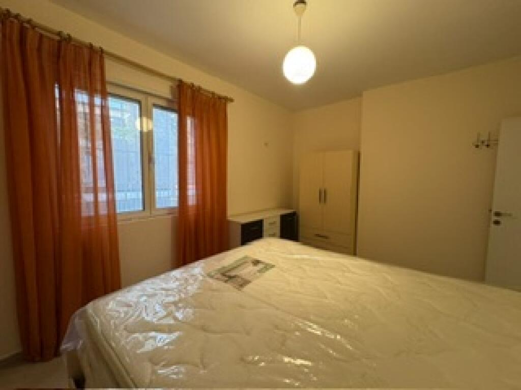 Apartment 2+1 for rent at Komuna Parisit 550€