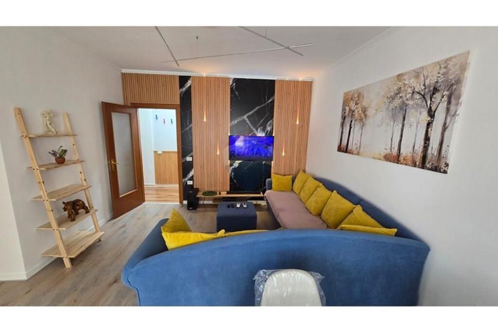 APARTAMENT 3+1 PER QERA TEK LIQENI I THATE !