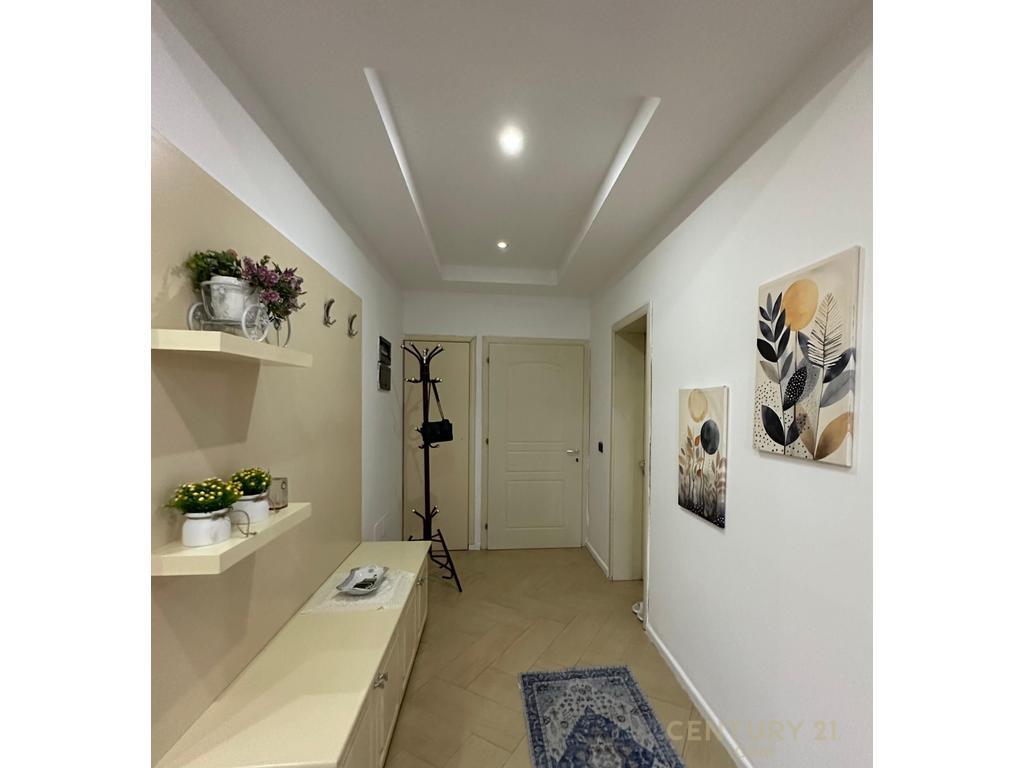 🏡 Appartamento 3+1+2 + Cucina Separata + Deposito + Veranda in Affitto – Vicino a TV Klan, Tirana