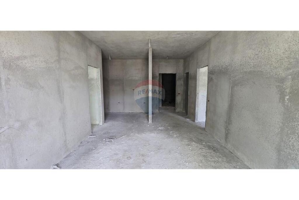 Okazionn Disponojme per shitje Apartament(2+1+2)