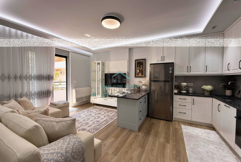 Lungomare,Vlore- Shitet apartament 1+1 (ME PAMJE NGA DETI)