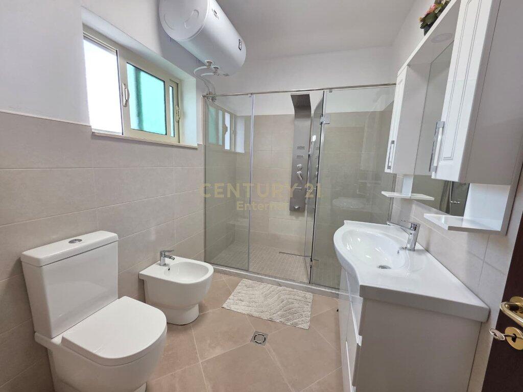 Individual villas for rent  4 parking spaces Sauk