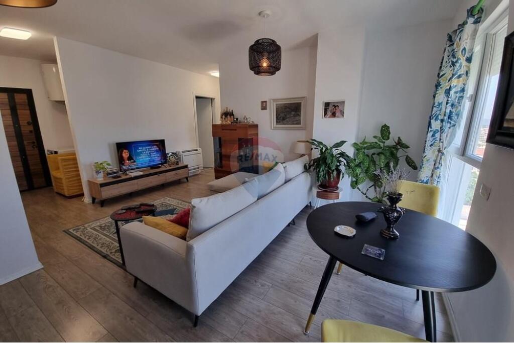 APARTAMENT 2+1 PER QIRA TEK UNIVERS CITY !