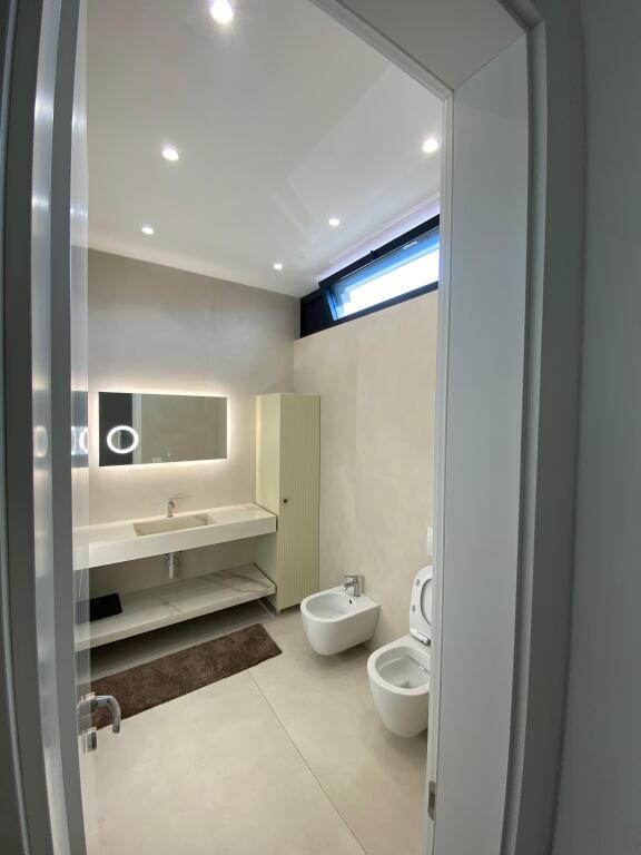 📣 Villa Individuale in Vendita 🏡 📍 TEG, Tirana – zona elite e tranquilla💰 Prezzo:1,300,000 Euro