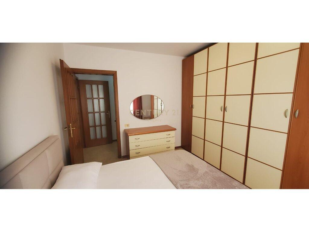 Apartament 2+1 me Qira në Zemër të Tiranës