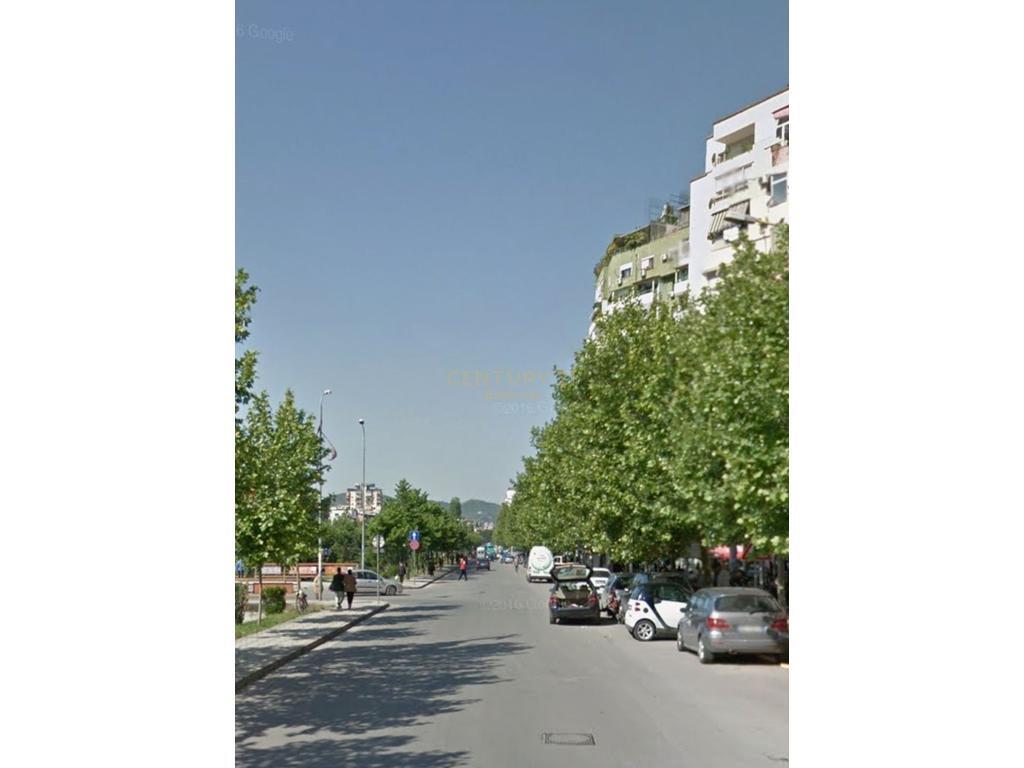 🏠 Shitet Apartament 1+1 – Zona e Brrylit, Tiranë