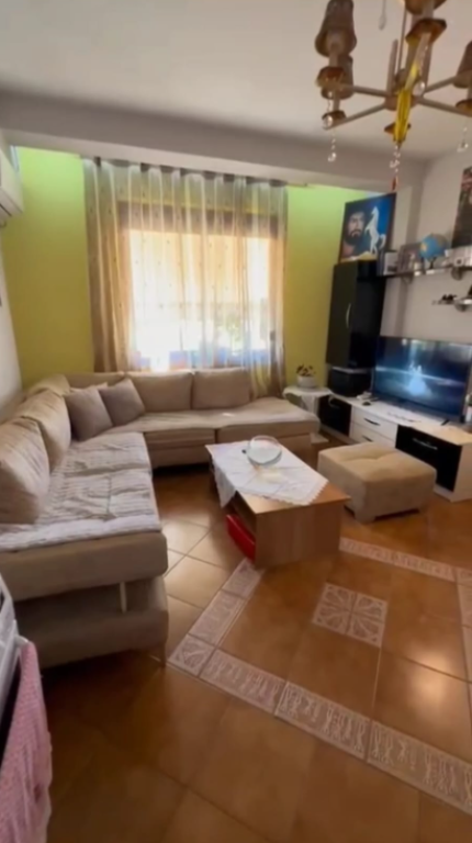 Affittasi appartamento 1+1 ad Astir vicino all'Arc Hotel arredato 430 EUR al mese