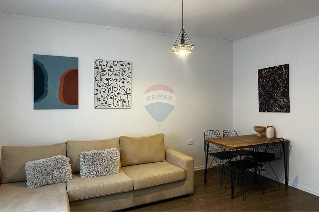Jepet per Qira apartament 1+1 prane Vasil Shanto!
