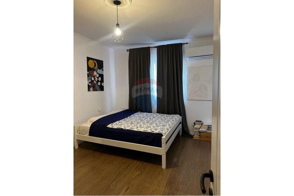 Jepet per Qira apartament 1+1 prane Vasil Shanto!
