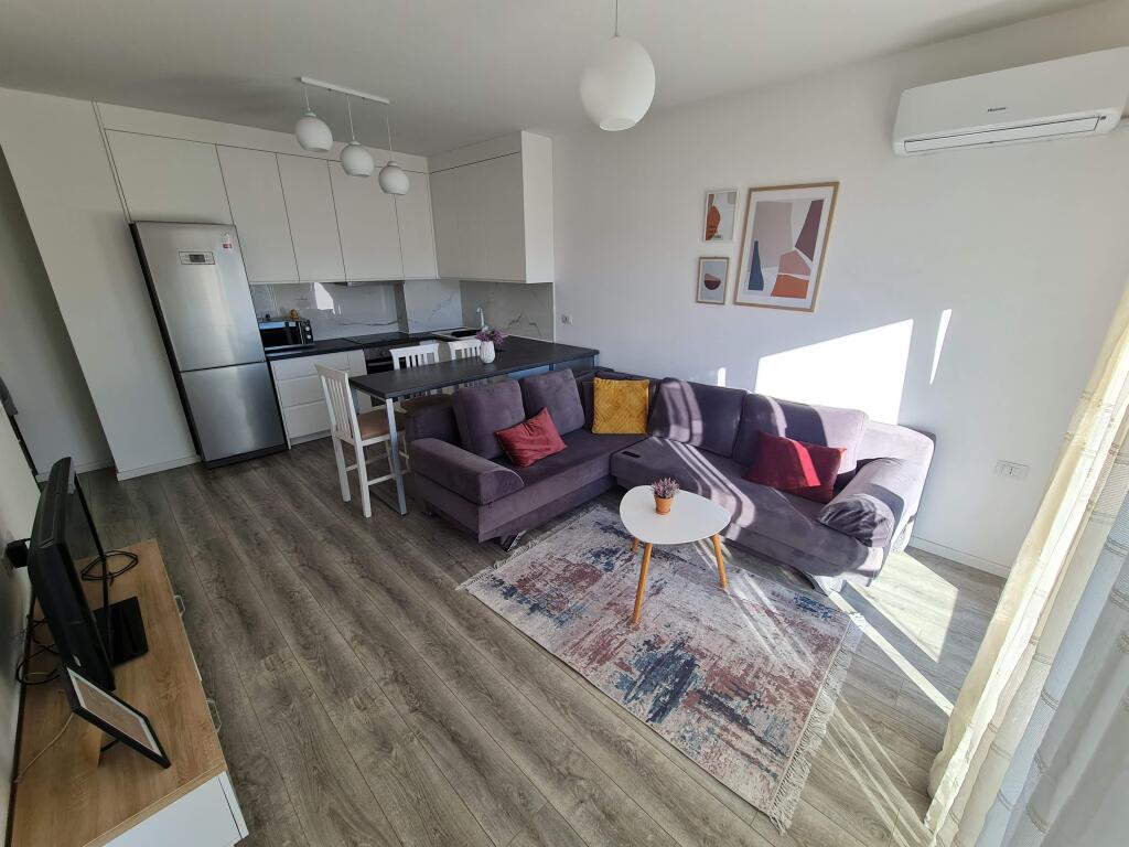 Apartament 2+1 me qera Kati 6, 650 € (Kompleksi Magnet-Kontakt 21 Dhjetori) (Ap. e kam ne pronesi, nuk bashkepunoj me agjensi)